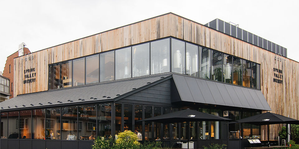 SIGN & GRAPHIC (Outside) 2